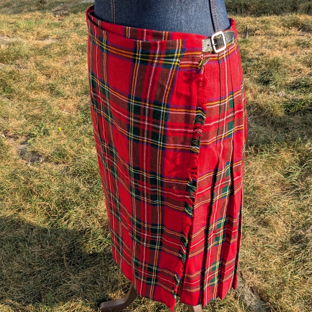 U.K. Made Wrap Around St. Michael Red Tartan Plaid Wool Blend Skirt Size 10 / 12